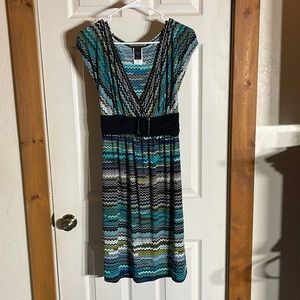 Super adorable dress with tie belt attached